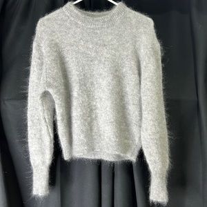Sweater. Size Small